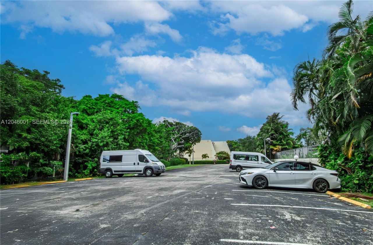1655 NE 115th St , Unit 28B, Miami, FL 33181 Photo