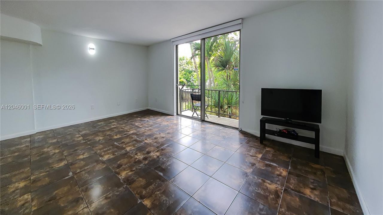 1655 NE 115th St , Unit 28B, Miami, FL 33181 Photo