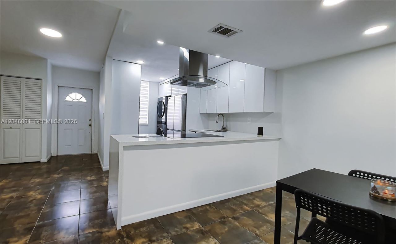 1655 NE 115th St , Unit 28B, Miami, FL 33181 Photo