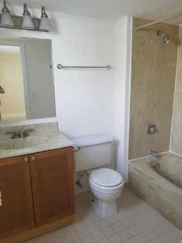720 N Dixie Highway, Unit 202, Lantana, FL 33462 Photo