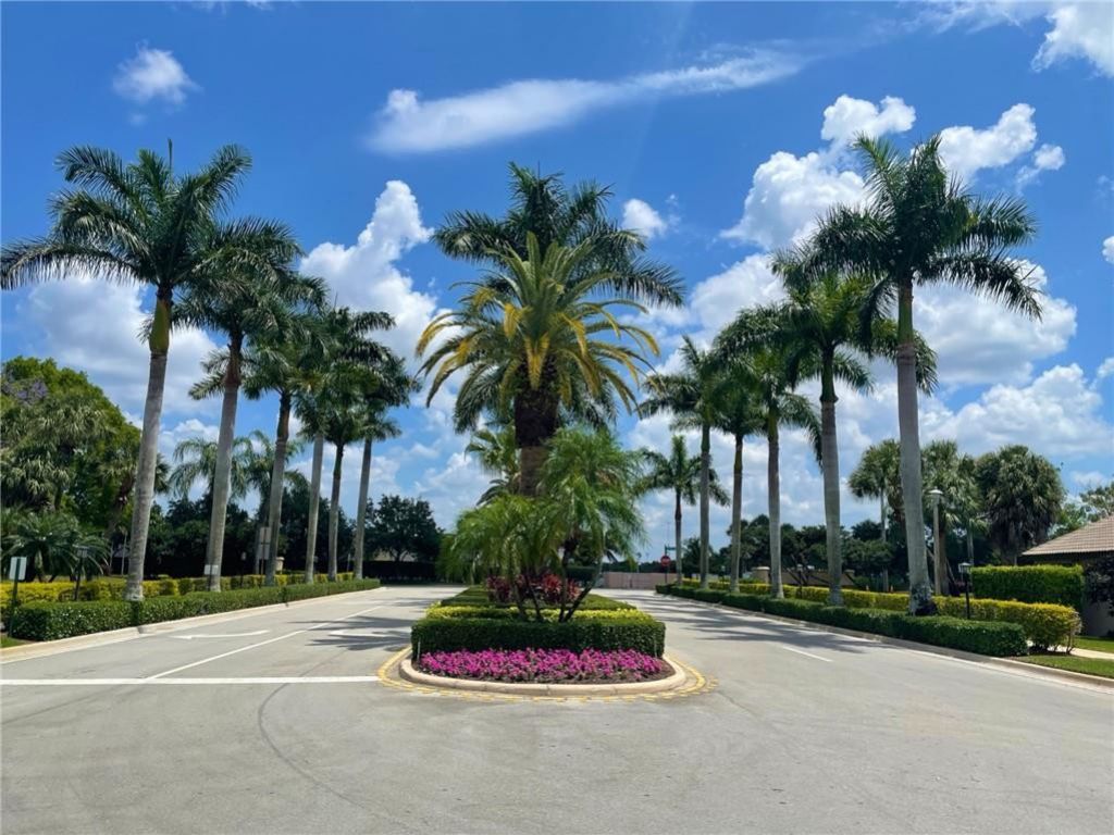 18062 SW 27th Street, Miramar, FL 33029 Photo