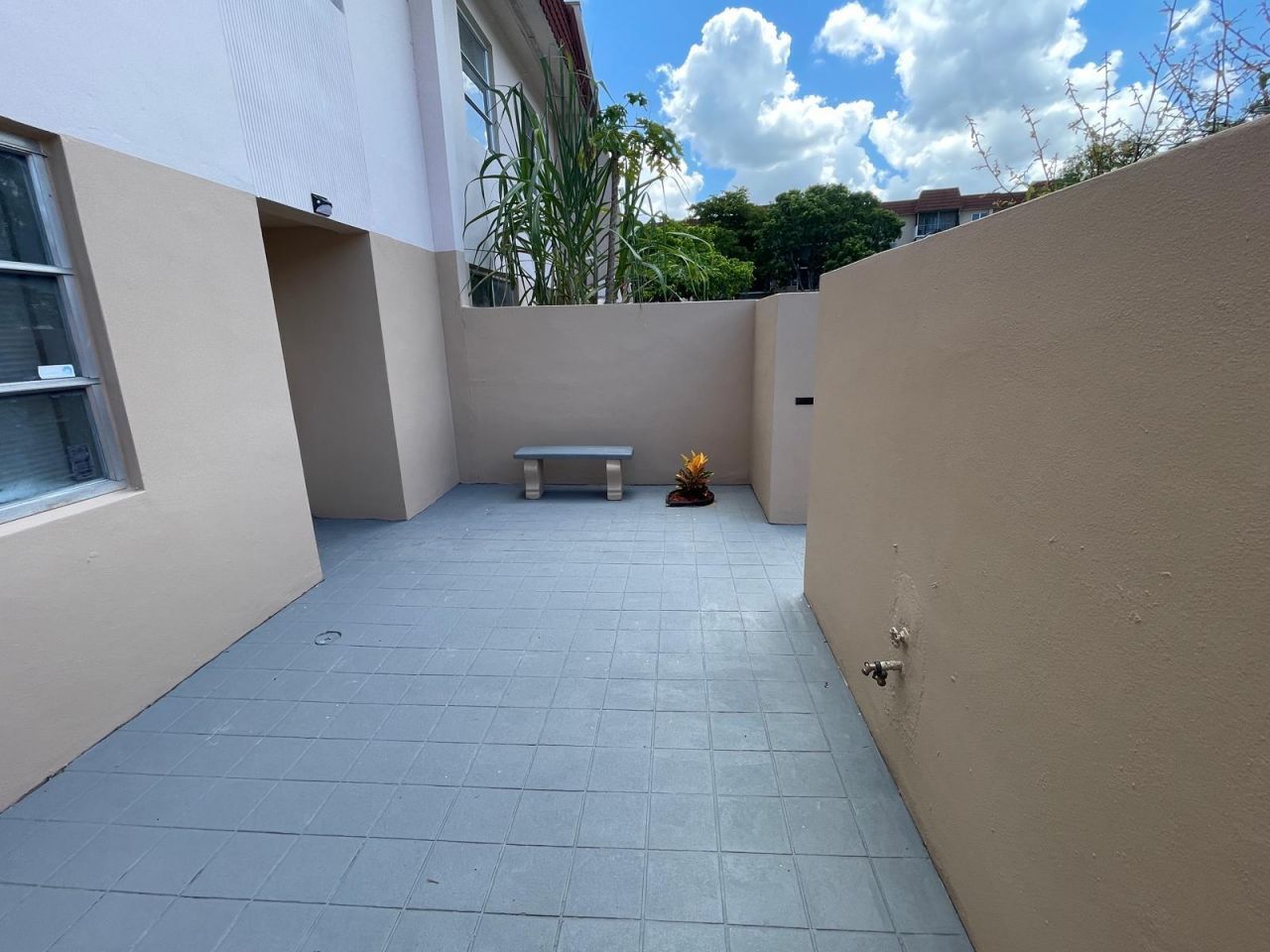 4140 Inverrary Drive, Unit Apt 15e, Lauderhill, FL 33319 Photo