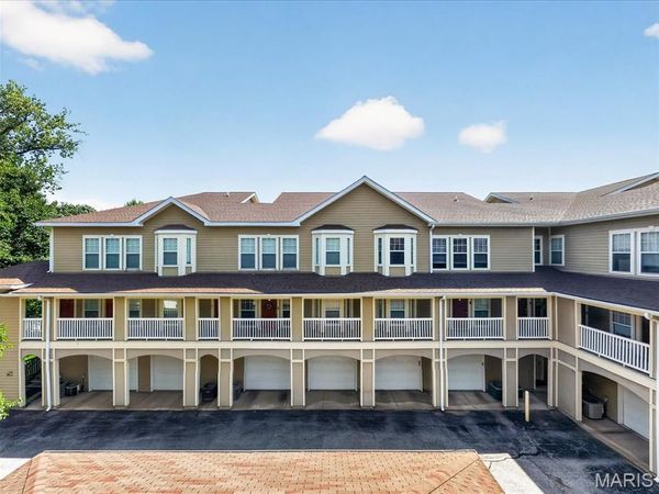 2756 McKnight Crossing Court , St Louis, MO 63124