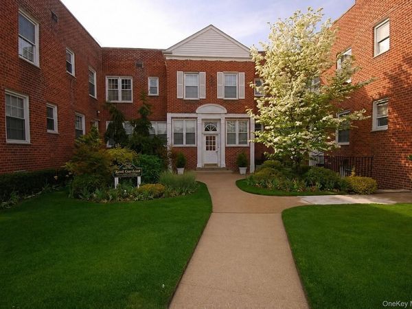 270 S Park , Unit 205, Rockville Centre, NY 11570