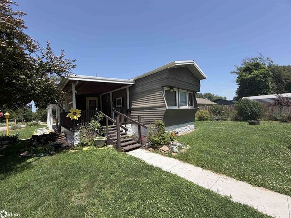 815 N 13Th Street, Centerville, IA 52544