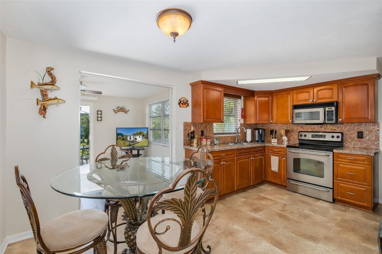 3318 Pineview Drive , Holiday, FL 34691 Photo