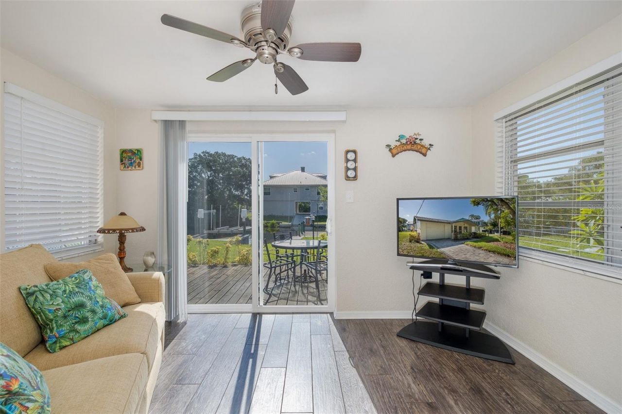 3318 Pineview Drive , Holiday, FL 34691 Photo