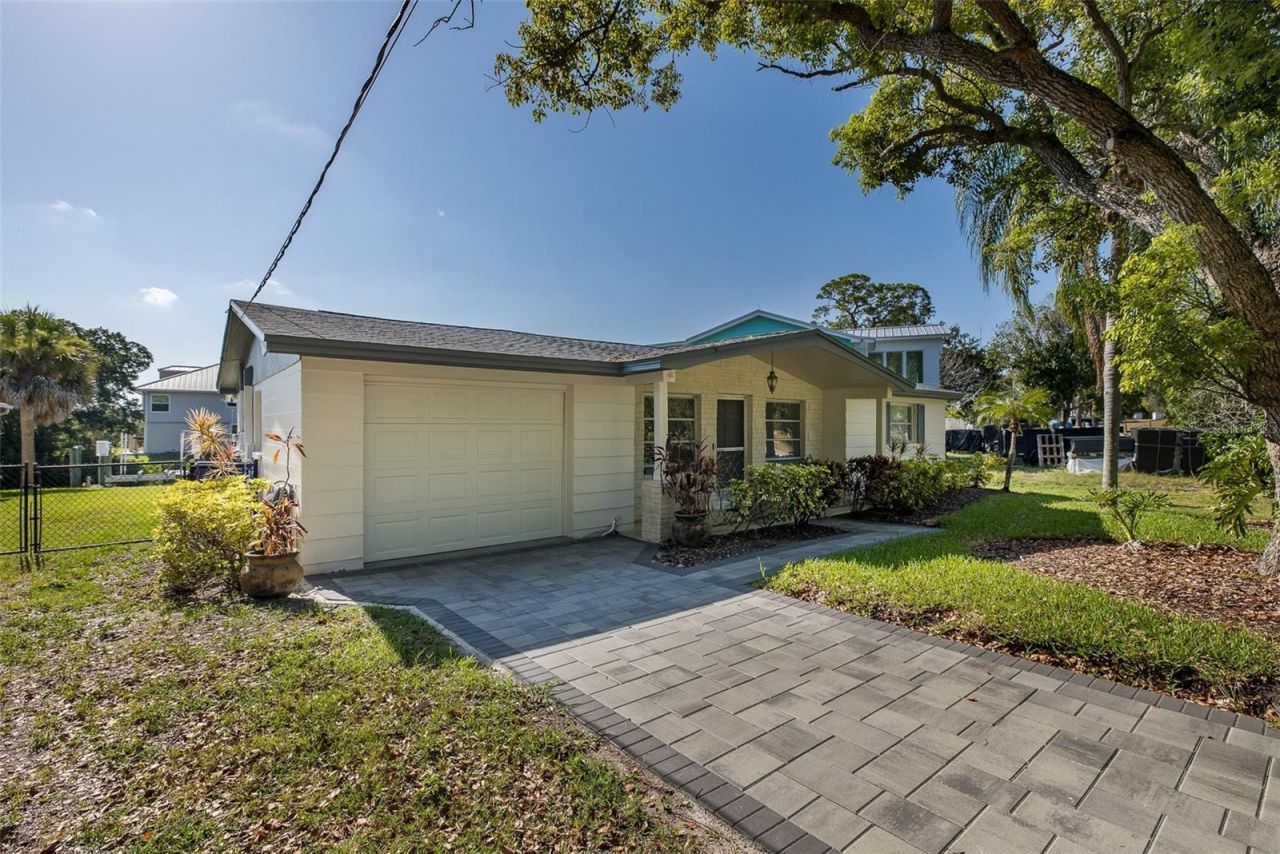 3318 Pineview Drive , Holiday, FL 34691 Photo