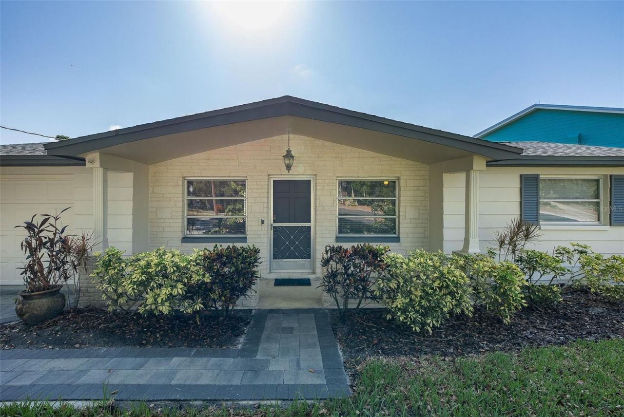 3318 Pineview Drive , Holiday, FL 34691 Photo