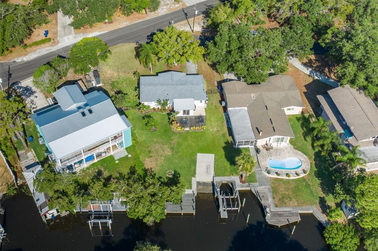3318 Pineview Drive , Holiday, FL 34691 Photo