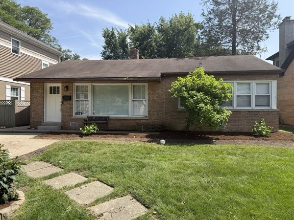 463 Longfellow Avenue , Deerfield, IL 60015