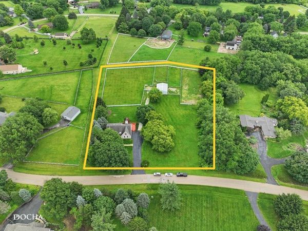 6N777 Palomino Drive , Campton Hills, IL 60175