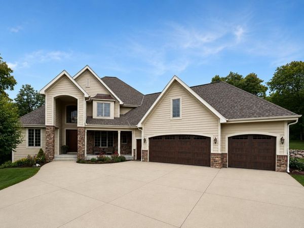 N62W28550 Rybeck Rd, Merton, WI 53029