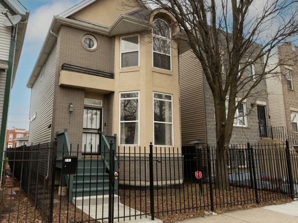 2718 W Washington Boulevard , Chicago, IL 60612