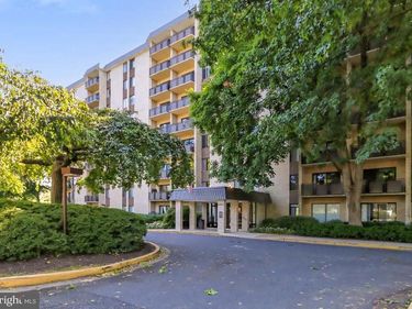6001 ARLINGTON BOULEVARD, Unit 504, FALLS CHURCH, VA 22044
