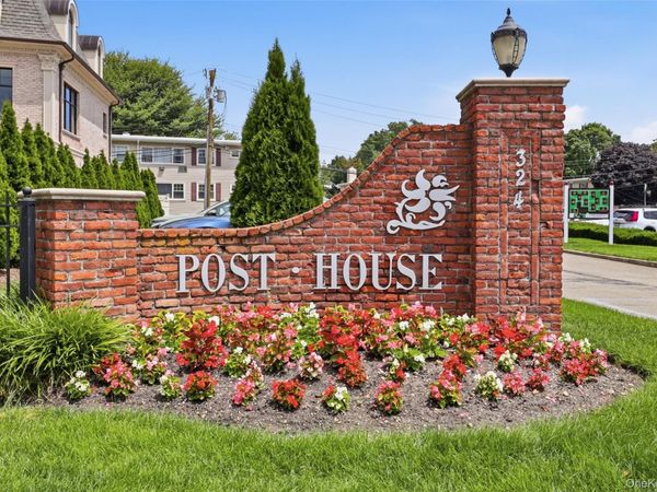 324 Post Road , Unit 12L, Westbury, NY 11590