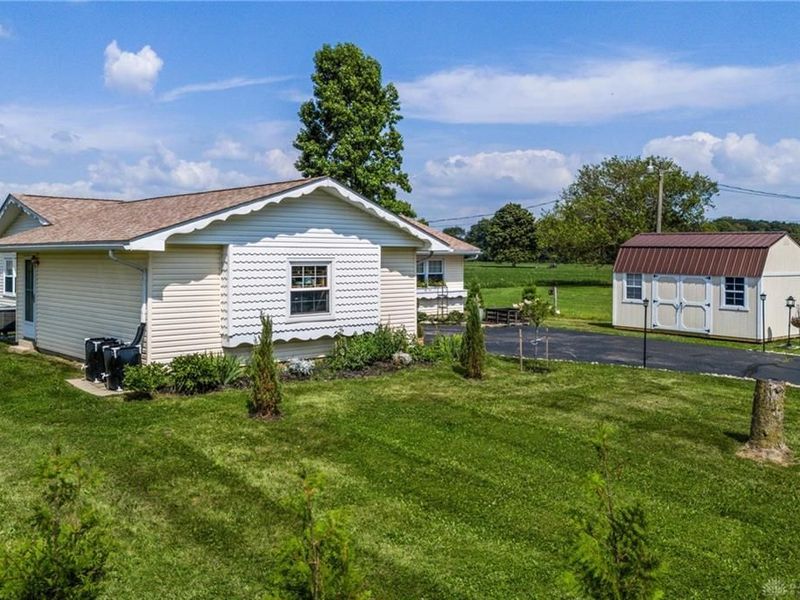 5318 Farmersville Germantown Pike, Jackson Township, OH 45325 Photo 2