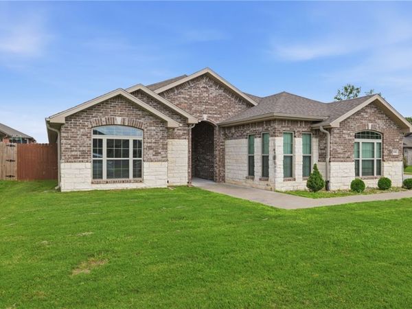 5900 NW Meade Street, Bentonville, AR 72713