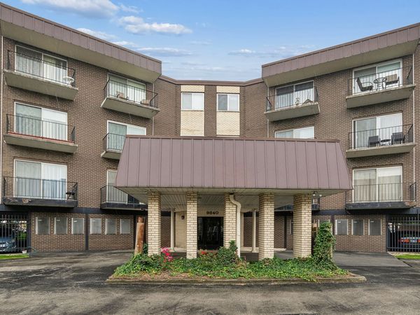 9840 S Pulaski Road , Unit 106, Oak Lawn, IL 60453
