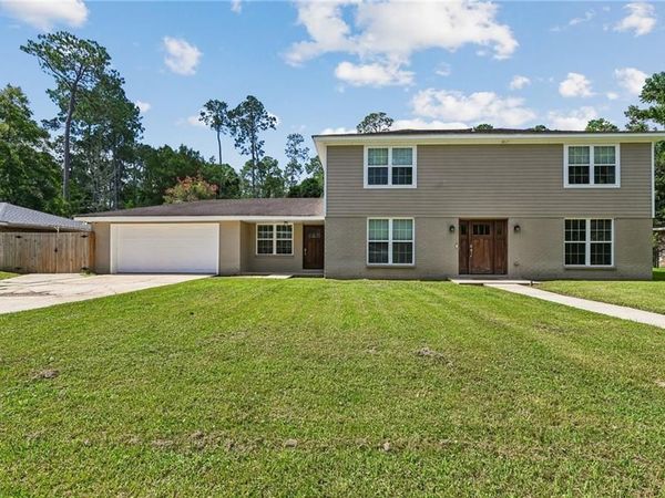 123 W PINEWOOD Drive , Slidell, LA 70458