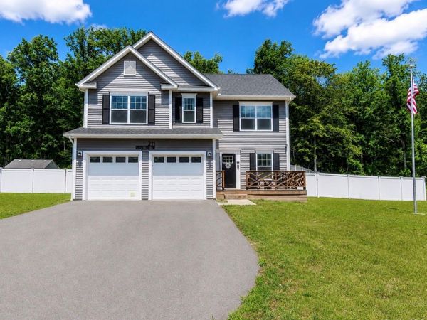 211 Ridgeline Drive, Poughkeepsie, NY 12603