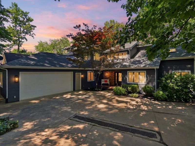 657 King Beach Drive, Howard, OH 43028 Photo 2