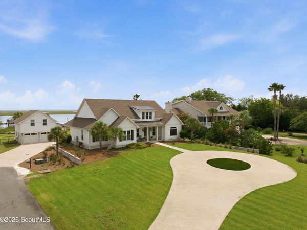 102 Talahi Island Lane , Brunswick, GA 31520