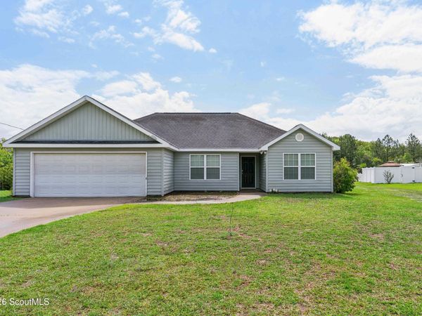 472 Red Hawk Drive, Waynesville, GA 31566