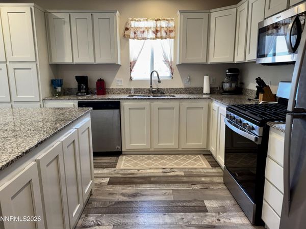 206 Sweetwater Drive, Yerington, NV 89447