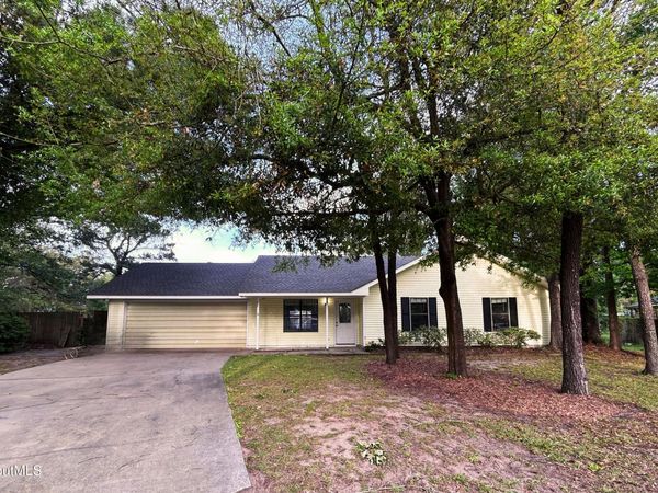 200 Glen Meadows Circle, Brunswick, GA 31523
