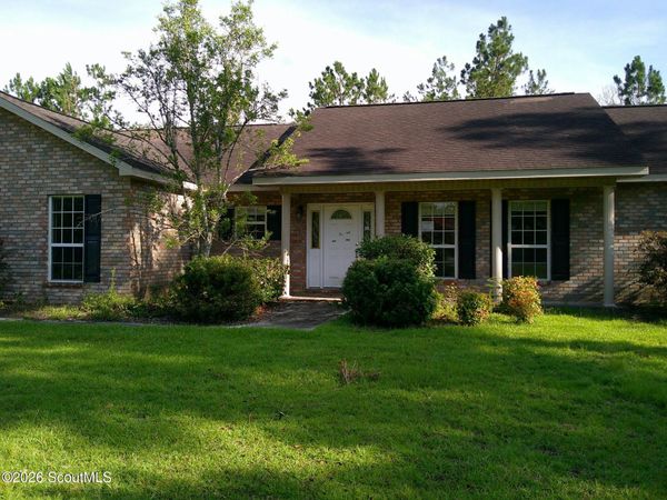 586 Corey Street , Baxley, GA 31513