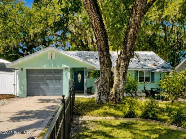 207 Broadway Street, St. Simons Island, GA 31522