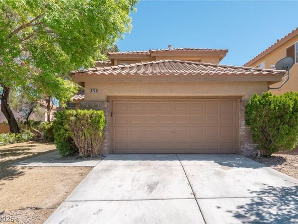 8233 Ruby Mountain Way , Las Vegas, NV 89128