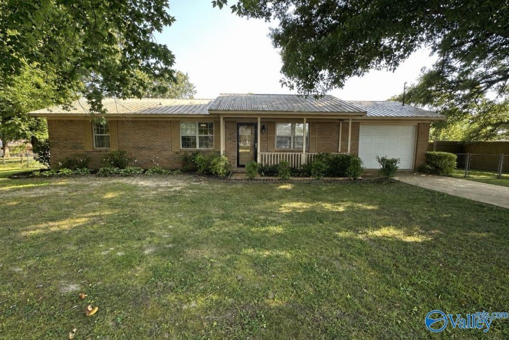 1529 Mount Vernon Road, Boaz, AL 35957 Main Photo