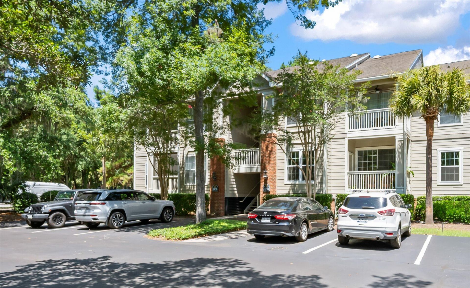 1600 Long Grove Photo 20