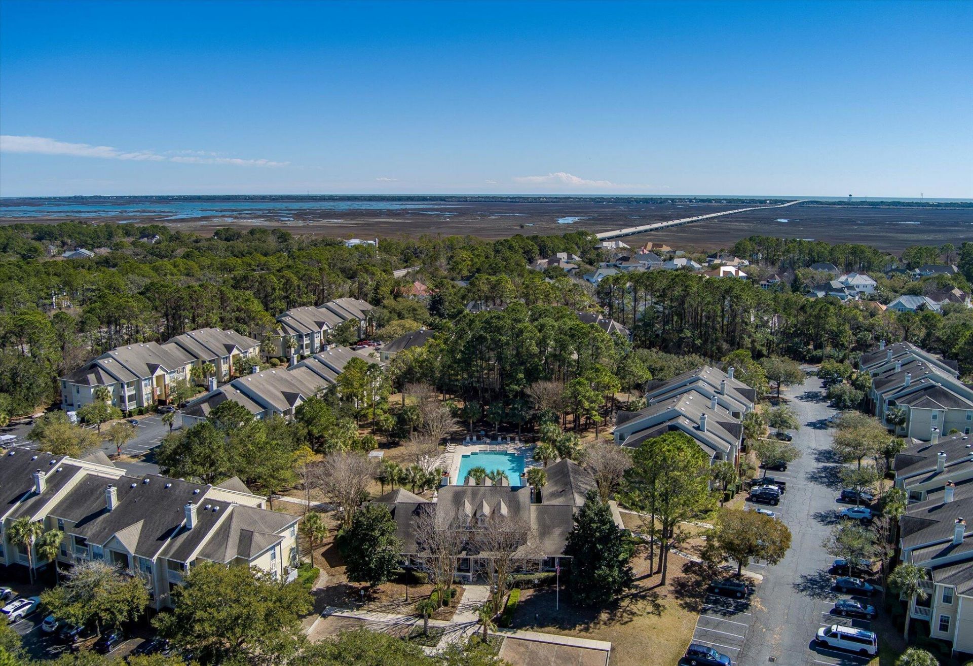 1600 Long Grove Photo 22