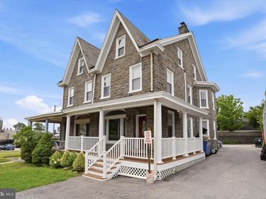 2206 DARBY ROAD, HAVERTOWN, PA 19083