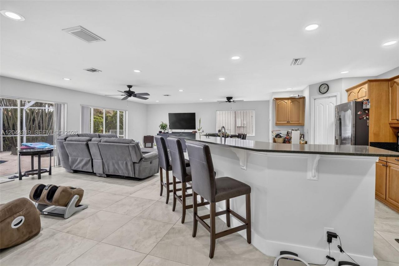 19322 NW 11th St , Pembroke Pines, FL 33029 Photo