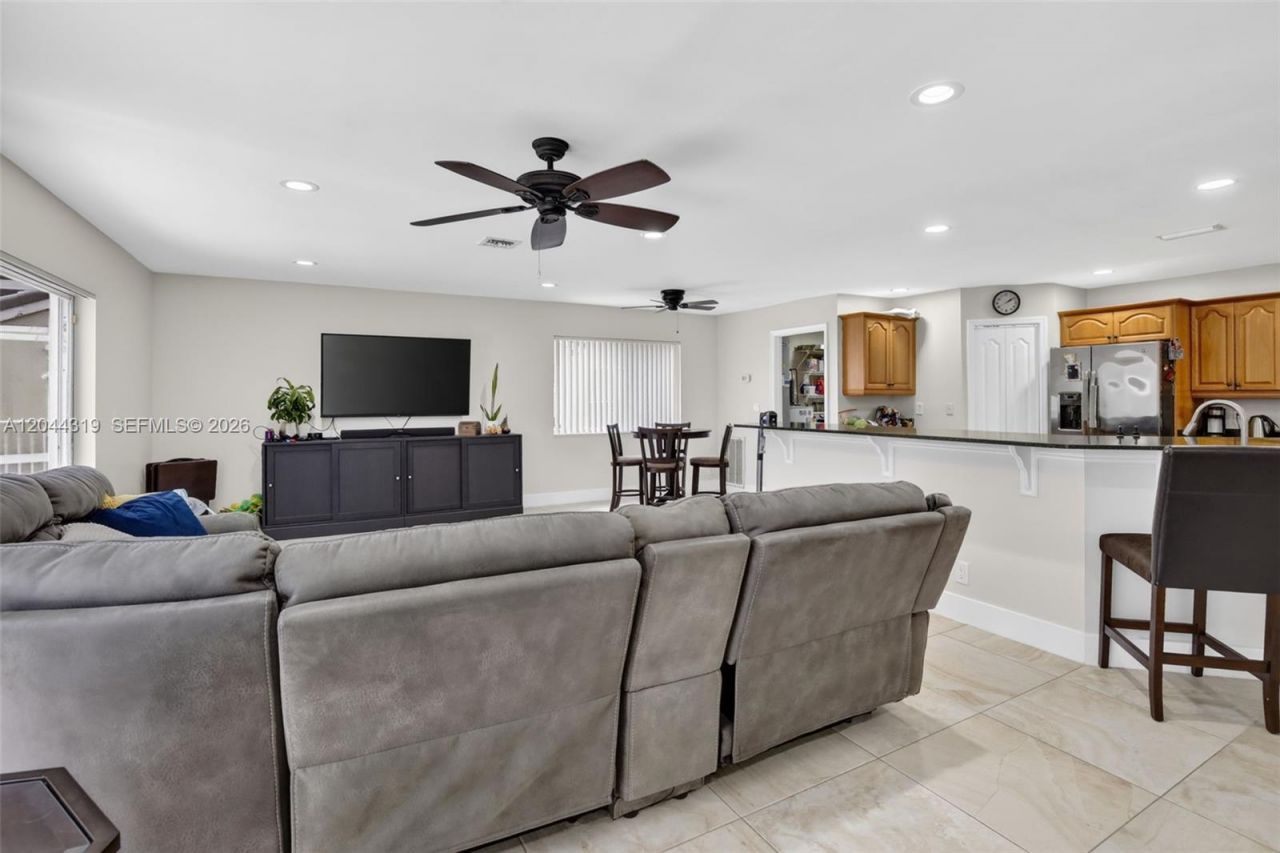 19322 NW 11th St , Pembroke Pines, FL 33029 Photo