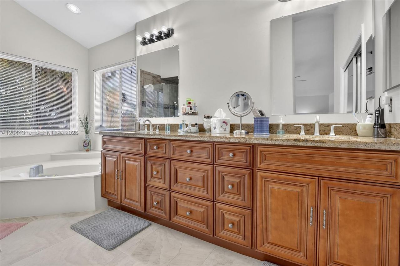 19322 NW 11th St , Pembroke Pines, FL 33029 Photo