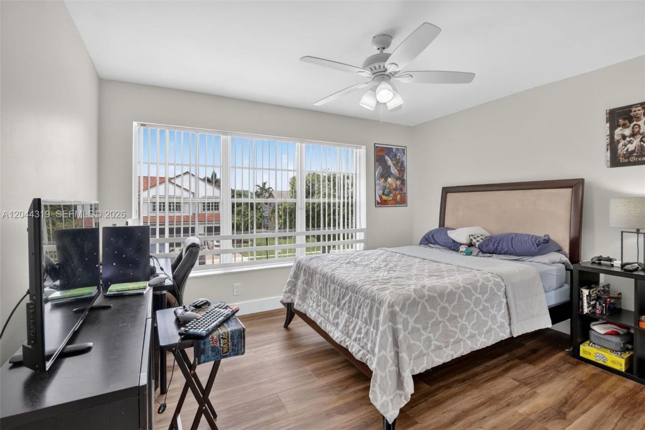 19322 NW 11th St , Pembroke Pines, FL 33029 Photo