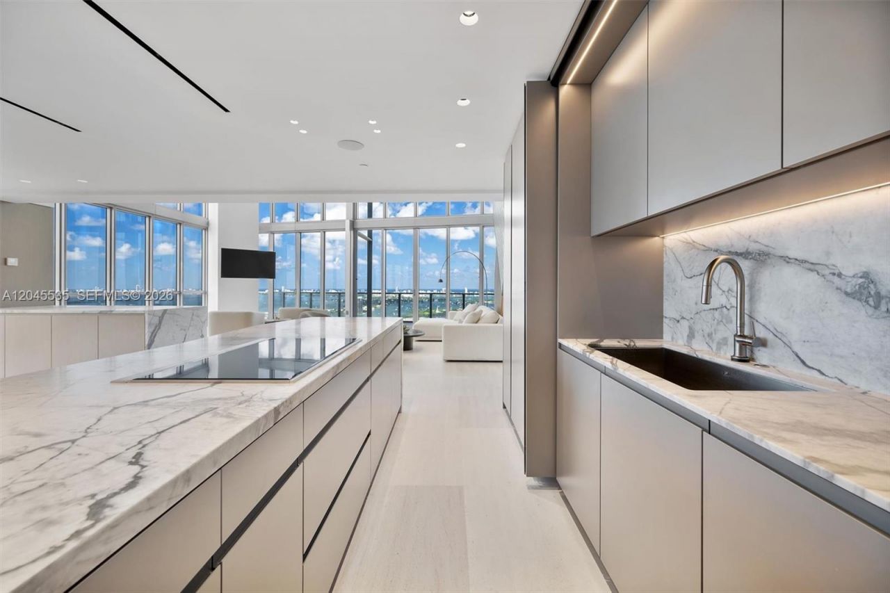 1100 Biscayne Blvd, Unit 3906, Miami, FL 33132 Photo
