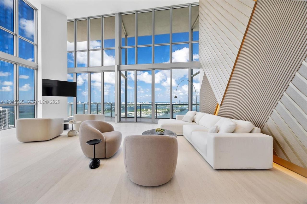 1100 Biscayne Blvd, Unit 3906, Miami, FL 33132 Photo