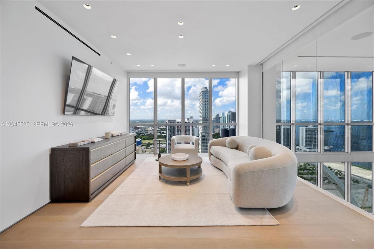 1100 Biscayne Blvd, Unit 3906, Miami, FL 33132 Photo