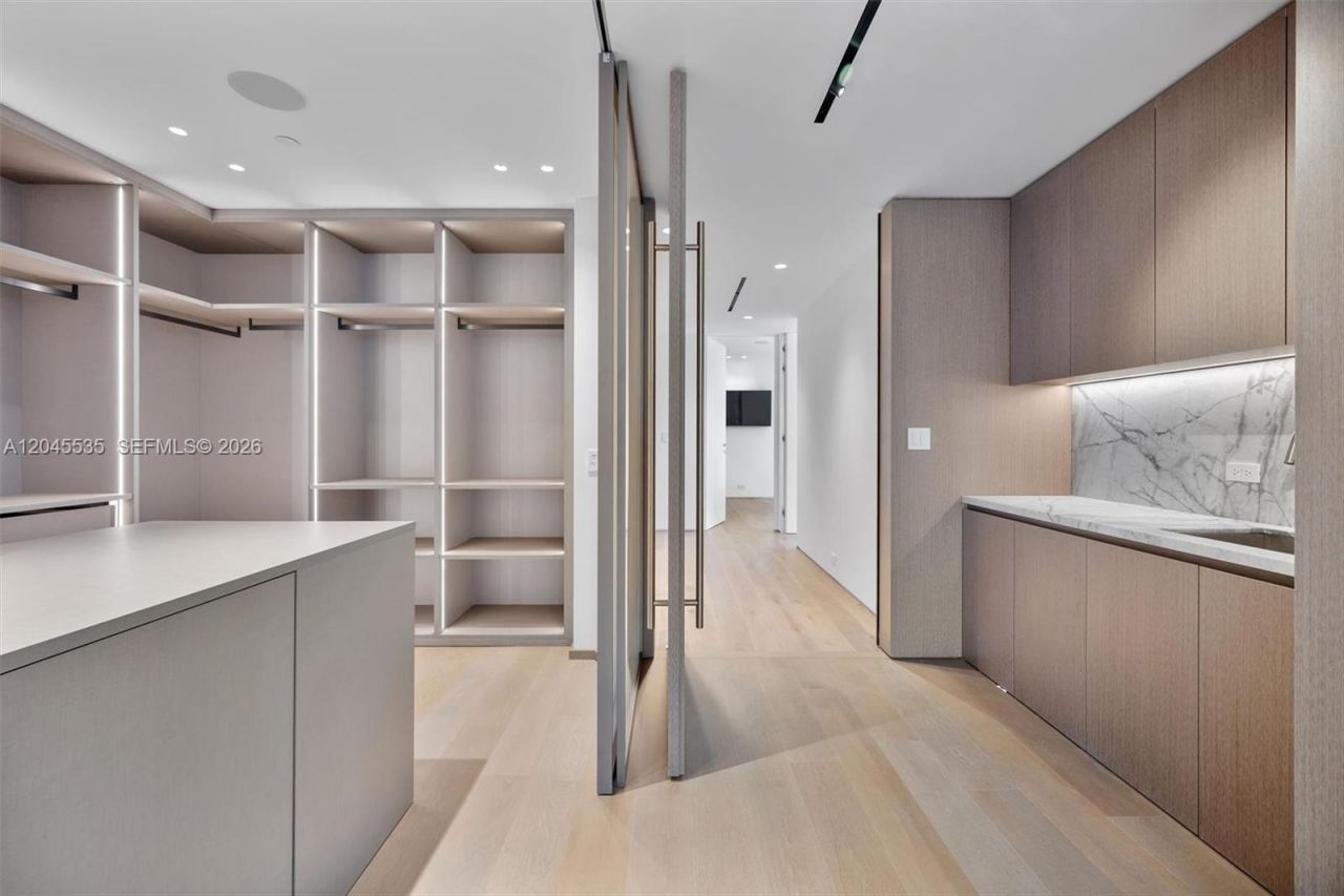 1100 Biscayne Blvd, Unit 3906, Miami, FL 33132 Photo
