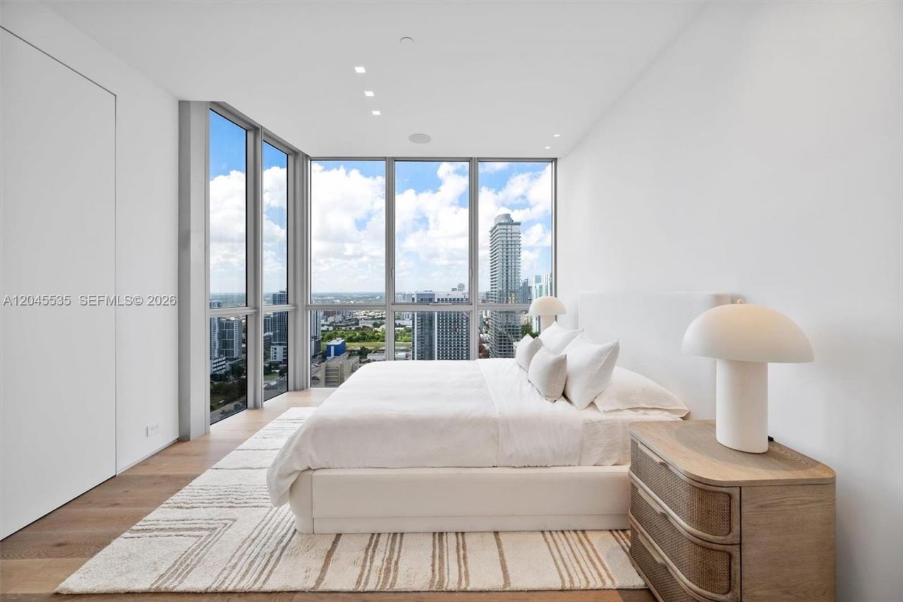 1100 Biscayne Blvd, Unit 3906, Miami, FL 33132 Photo