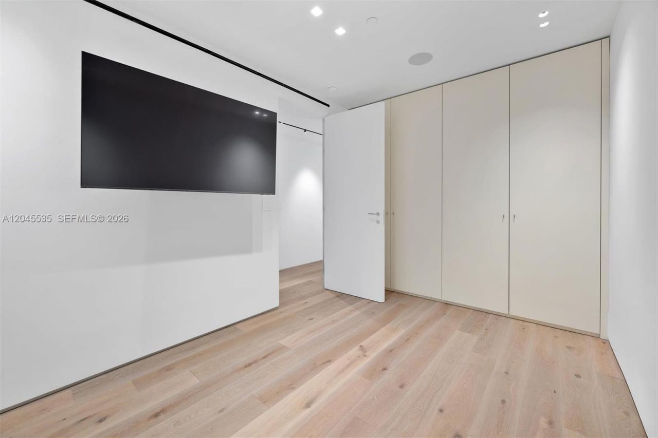 1100 Biscayne Blvd, Unit 3906, Miami, FL 33132 Photo