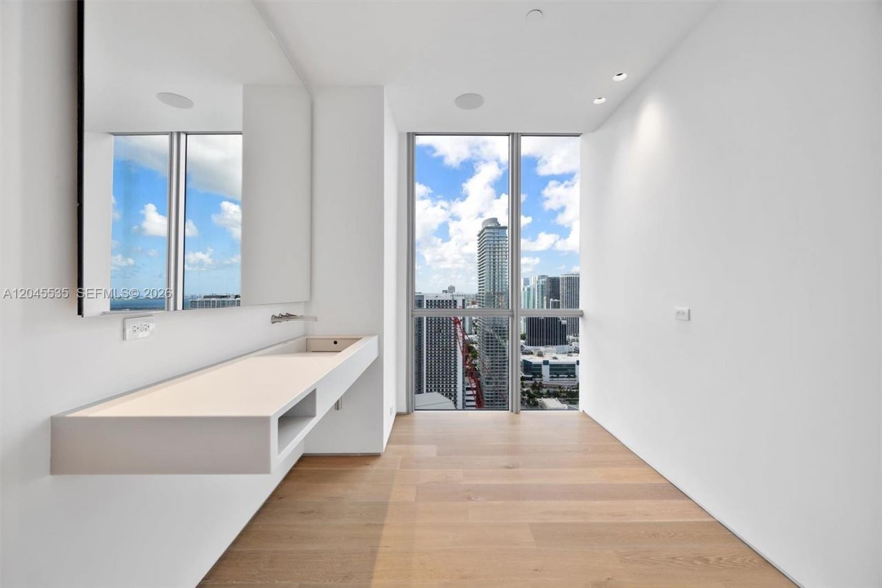 1100 Biscayne Blvd, Unit 3906, Miami, FL 33132 Photo