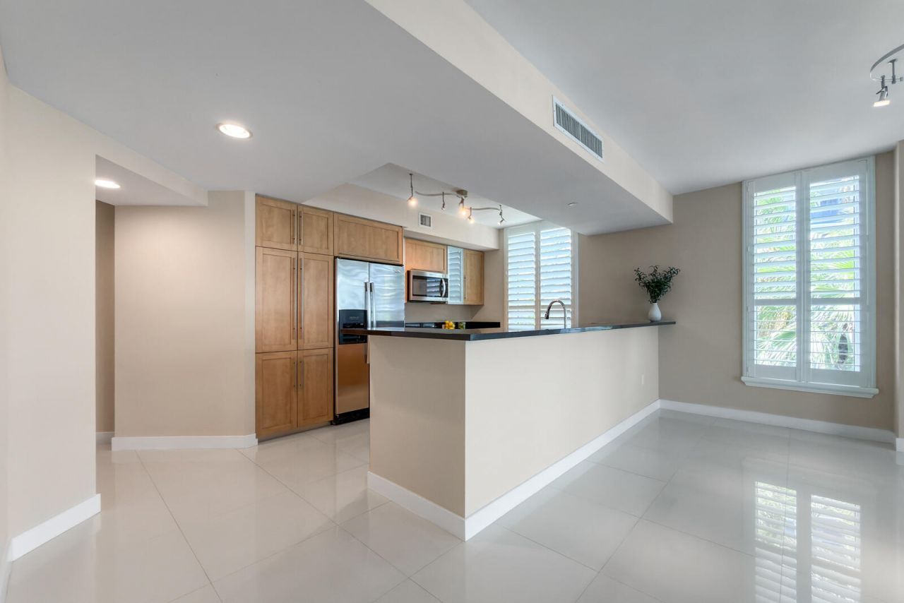 2831 N Ocean Boulevard, Unit 303n, Fort Lauderdale, FL 33308 Photo