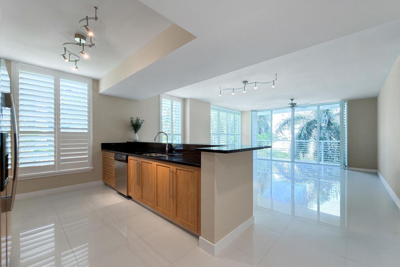 2831 N Ocean Boulevard, Unit 303n, Fort Lauderdale, FL 33308 Photo